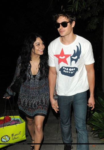 15eh5sp - Zac Efron Vanessa Hudgens Its Ammore