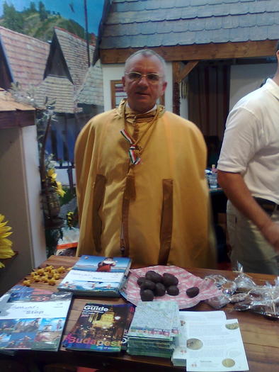 Sogor baci, ne-a oferit bomboane - ApiMondia