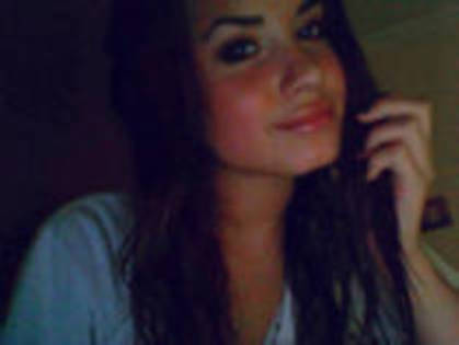 ISGINUYAMAFWWCCQKKF - Demi Lovato Poze Rare