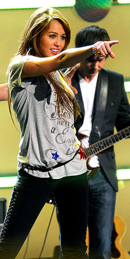 302px-Miley_Cyrus_at_Kids - 0000 diverse poze hannah-miley
