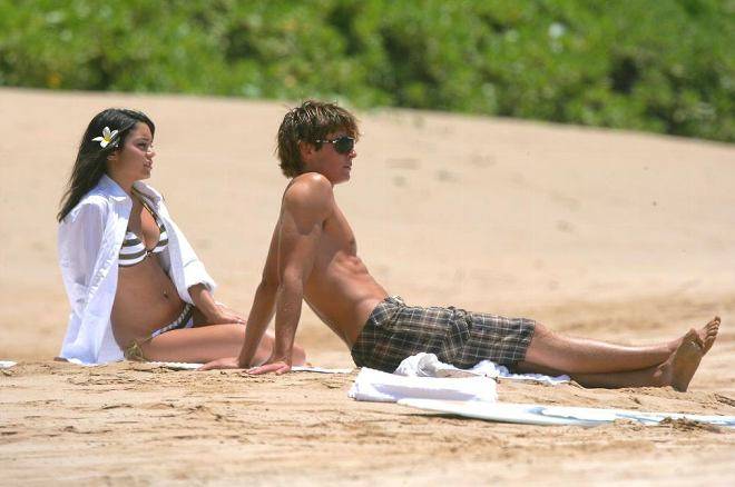 vanessahudgensonthebeachinhawaii_07.0.0.0x0.660x440[1] - vanessa and zac