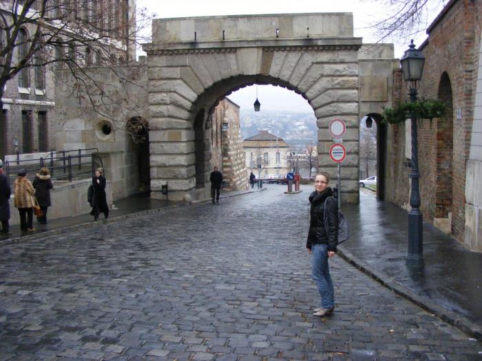 086; Hai Danutzu repede ca vine autobuzul ! Budapesta
