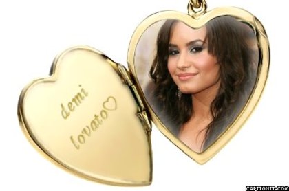 captionit9110012297D37[1] - poze modificate cu Demi Lovato