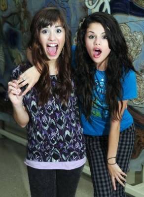 Selena & Demi (1) - Demi Lovato-Sedinta Foto 3