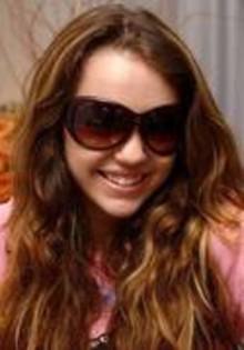 OPTNXJBLALNDKFLWEHW - POZE RARE MILEY CYRUS