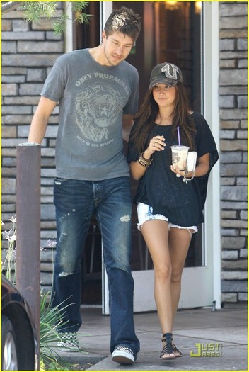 maw1mh - Ashley Tisdale and Scott Speer Coffee Bean Couple