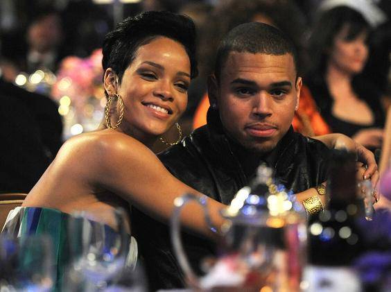 rihanna-chris-brown-grammys-01