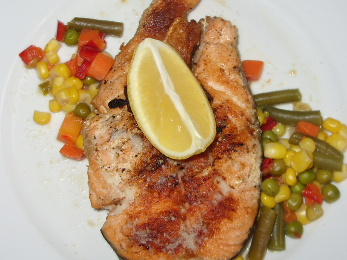 somon cu legume mexicane