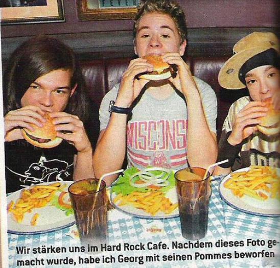 2699944599_9c3349fb10[1] - Tokio Hotel