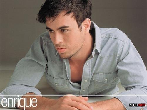 7225_1131376090612_1413557770_1551602_152213_n - enrique iglesias