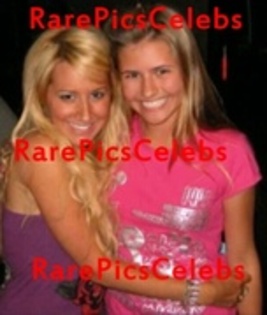 MHLHPIFWWQKIBRQERKT - ASHLEY TISDALE POZE RARE