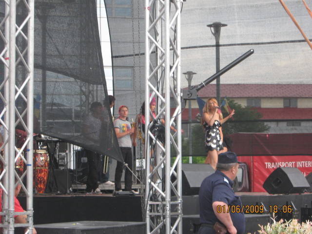 XPYCZXYGJJZPMPTJGAC - Elena Gheorghe