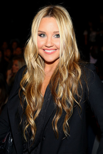 BCBGMaxAzria+Front+Row+Spring+2010+MBFW+iNLTrzLN0CIl