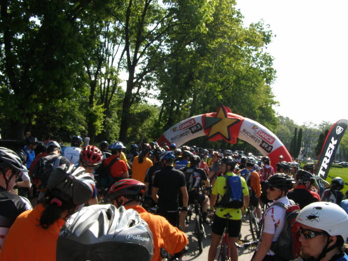 023 - Ab34 - POZE NOI 2009 MAI MAREA EVADARE DIN BUCURESTI