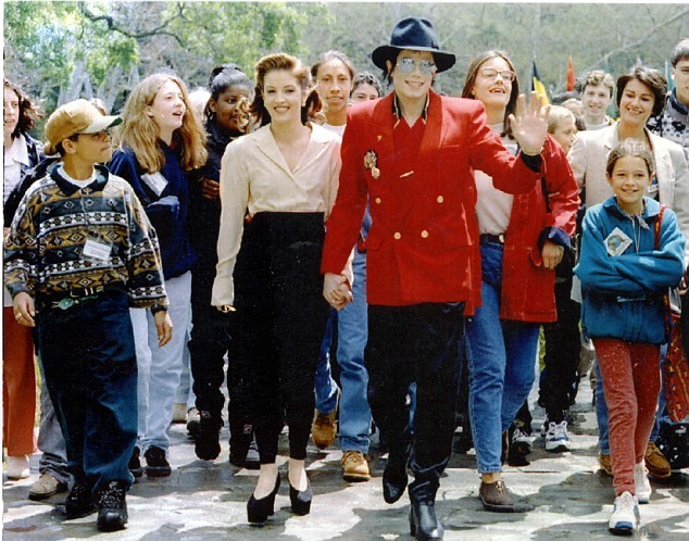 lisa-marie-and-mj - Michael Jackson si Lisa Marie Presley
