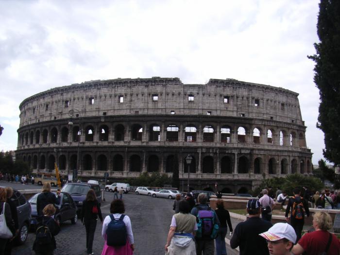 Closemul pe jumatate - Turnul Effel si Roma Colosemul