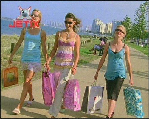 NVAJISKOBHBJVTGTKIA - Multe Poze