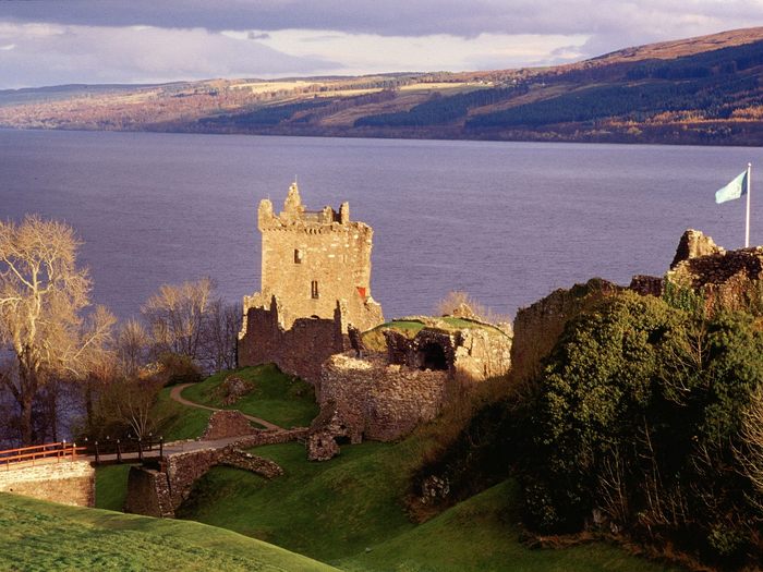 Urquhart Castle, Loch Ness, Scotland - CASTELE