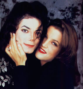 WFYIVYQTOYNZOSGYKDZ - Michael Jackson si Lisa Marie Presley