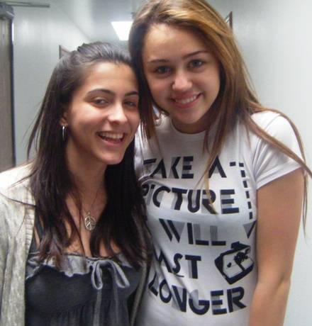 PRXASEWDSOCCZAFTLMW - New Photos With Miley