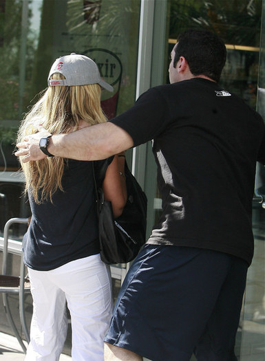 Ashley+Tisdale+Arriving+Gym+West+Hollywood+mQ_DSB1CftQl