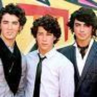 tb_100_ds - Jonas Brothers