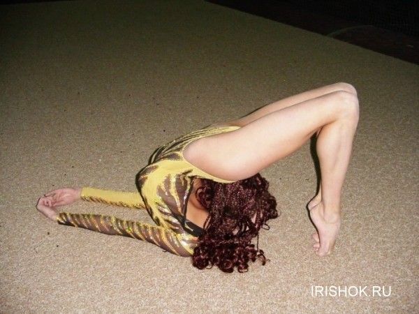 flexible girls [from www.metacafe.com] #5 - Gimnaste