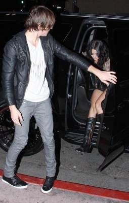 normal_026 - Zac Efron and Vanessa Hudgens and Brittany Snow out at Beso