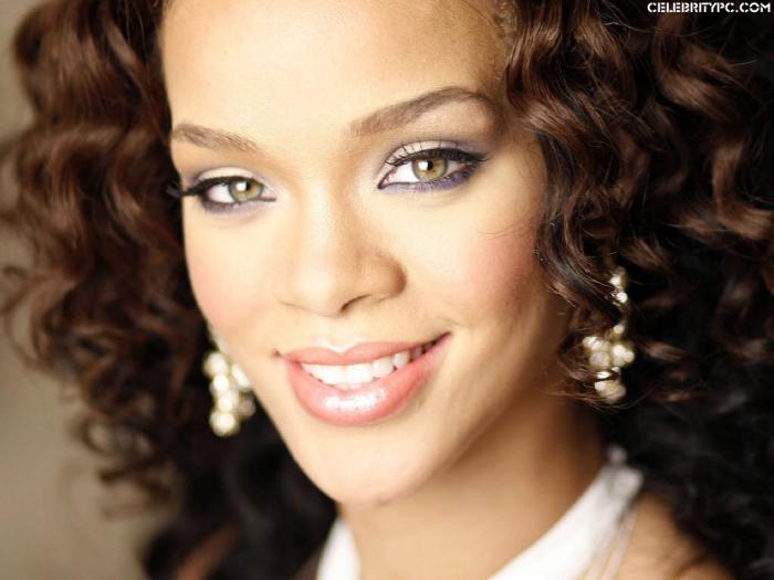 Rihanna_24-1024