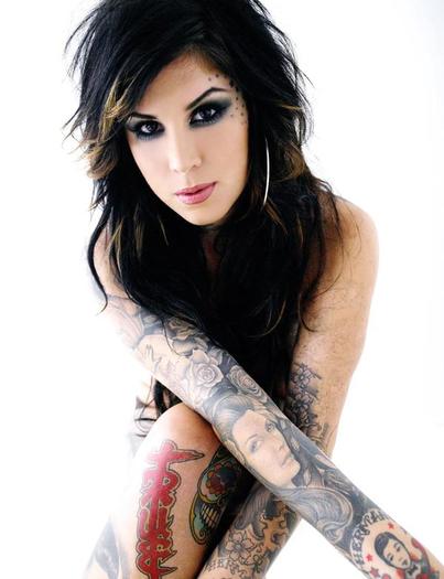 katvd111[1] - Amy Winehouse