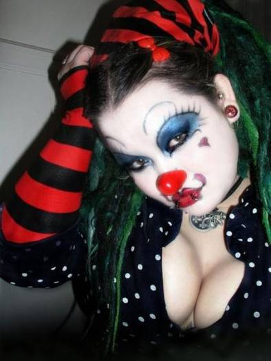 freaky_goth_emo_chick[1]