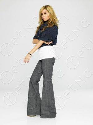 normal_lq056 - Ashley Tisdale
