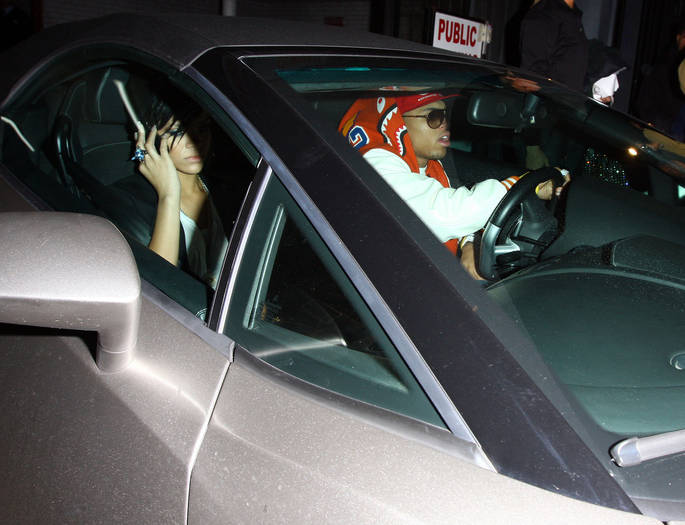 rihanna-chris-brown-grappy-after-party-34