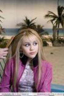 MFPSPXPHPUEFDBNSBIG - poze Hannah si Miley