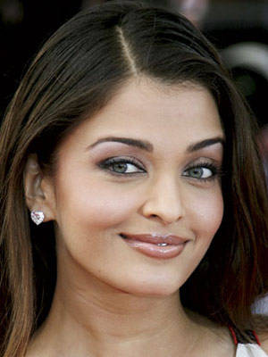 Aishwarya-Rai-blue-eyes-medium-new