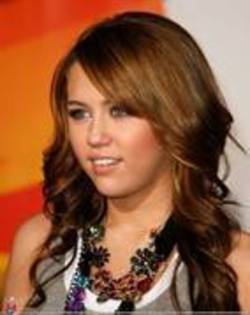 YGNGABAYEZLIRIUTBUE - MILEY BOLT LOS ANGELES PREMIERE