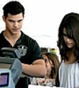 thumb_007 - Selena Gomez in l a cu Taylor Lautner