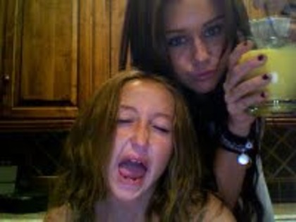 4905454 - MIley cele mia rare poze care exista