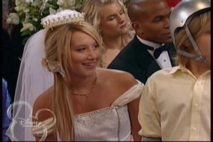 normal_301 - ashley tisdale