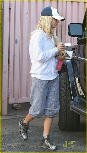 16h25hs - Ashley Tisdale