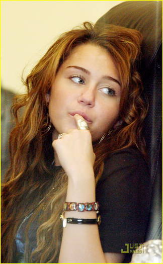 WMCIGEXLMJYKBBJANDL - Poze Miley Cyrus