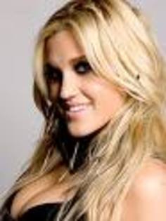 ashley roberts