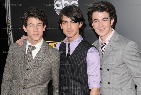 JonasBrotherAMA2008B - MILEY CYRUS SELENA GOMEZ DEMI LOVATO SI JONAS BROTHERS