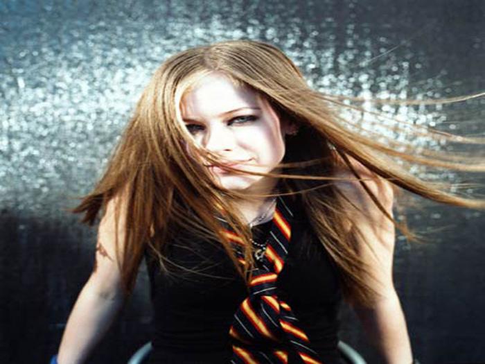 Avril_Lavigne-007(www[1].TheWallpapers.org) - avril lavigne