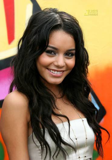 vanessa-hudgens-teen-choice-awards-2007-02 - vanessa anne hudgens
