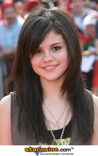 Selena%20Gomez- - Selena Gomez