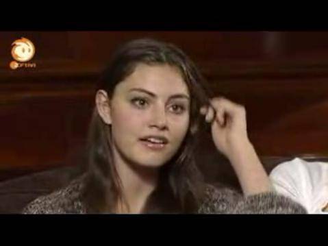 Girl-phoebe-tonkin-2619048-479-359[1] - phoebe tonkin