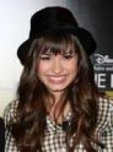 YSRKBMPHCPTYKMTIMLZ - demi lovato -michie