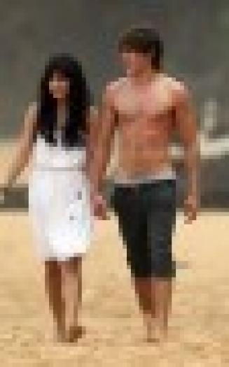 vanessa-zac-hawaii-10268-21_thumb - Vanessa Hudgens and Zac Efron in  vacanta si alte poze cu ei