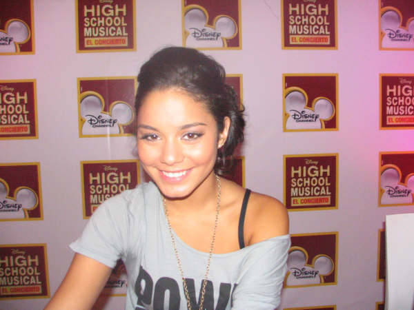 39 - poze vanessa hudgens